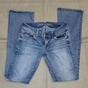American Eagle Sz 2L Kick Boot jeans